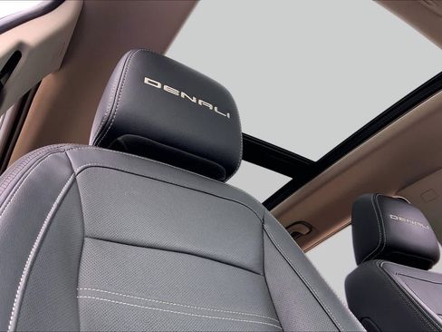 Used 2023 GMC Terrain Denali AWD/4WD image 14