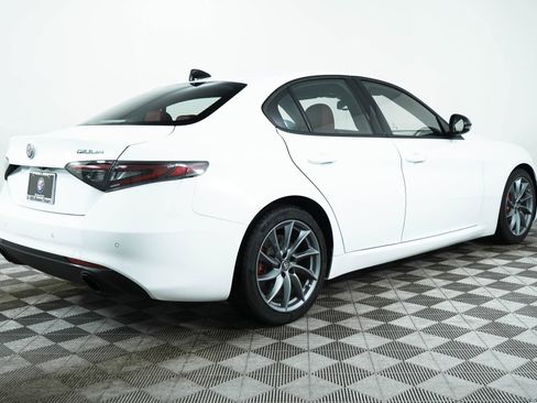 New 2024 Alfa Romeo Giulia Sprint RWD image 7