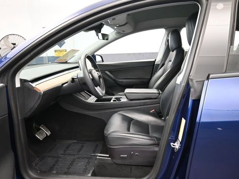 Used 2021 Tesla Model Y Long Range image 12