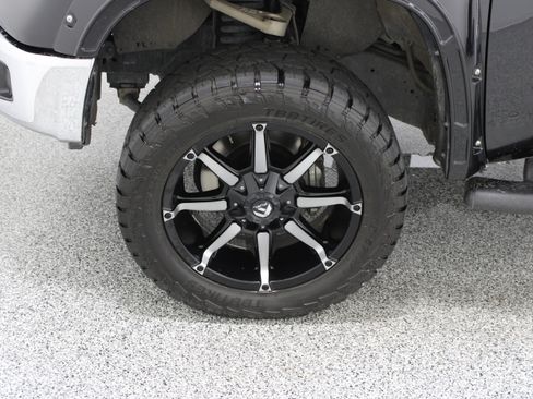 Used 2021 Toyota Tundra SR5 w/ SR5 Leather Package AWD/4WD image 12
