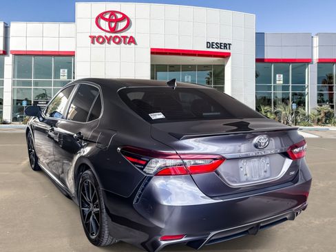 Used 2021 Toyota Camry SE FWD image 5