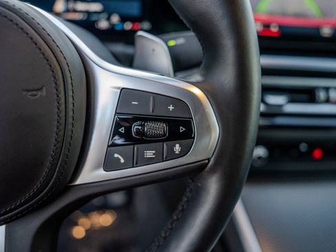 Used 2023 BMW 230i Coupe w/ M Sport Package image 7