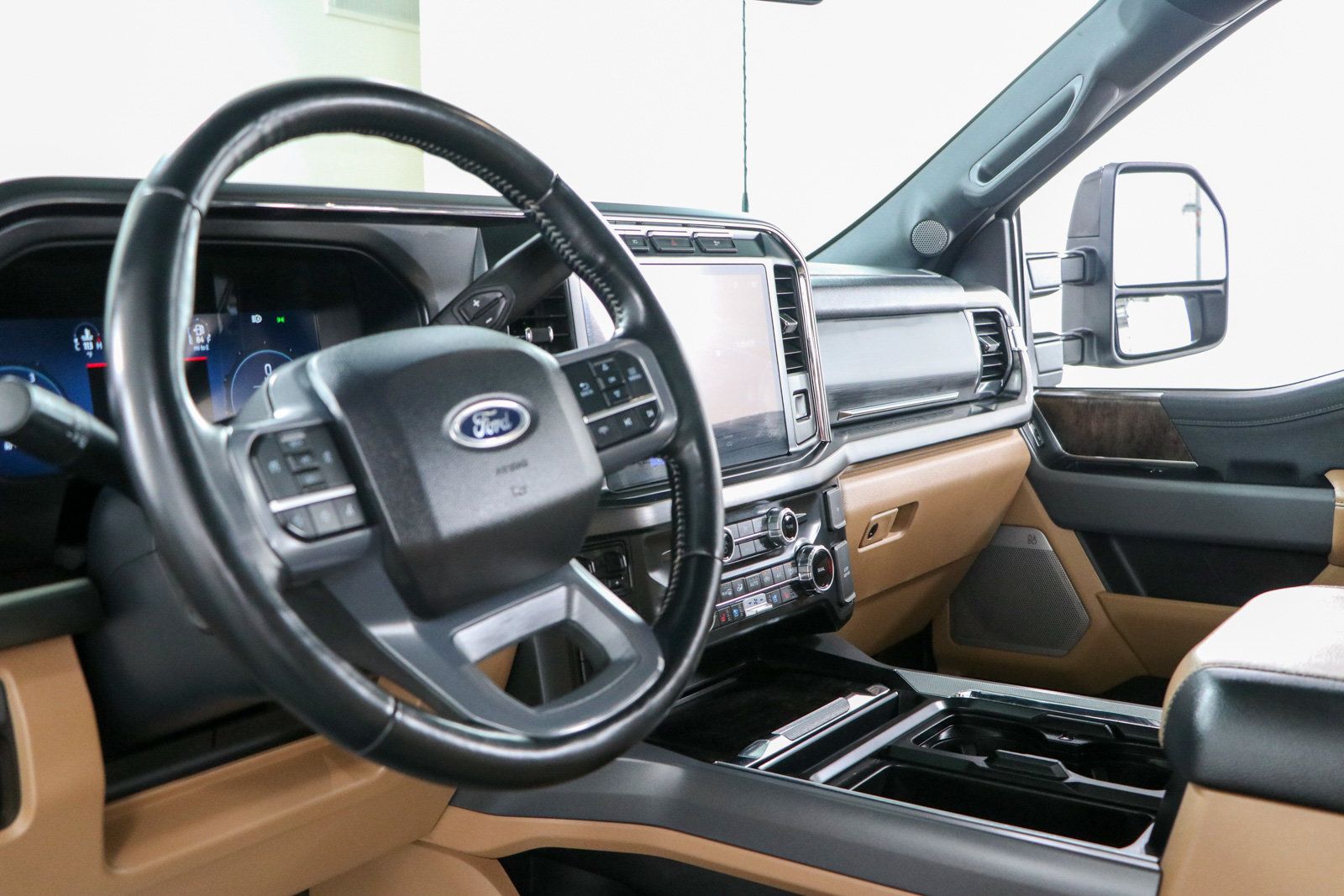 Used 2024 Ford F250 Lariat w/ Black Appearance Package AWD/4WD image 25