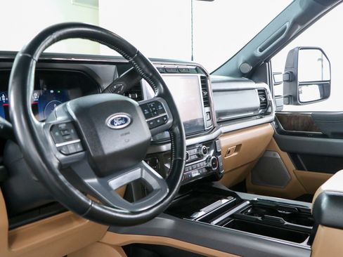 Used 2024 Ford F250 Lariat w/ Black Appearance Package AWD/4WD image 25