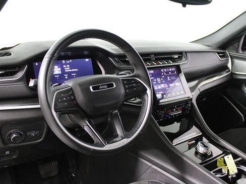 Used 2022 Jeep Grand Cherokee Altitude RWD image 41