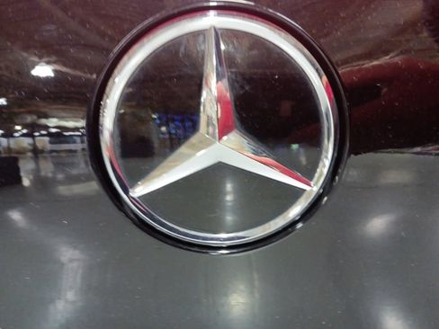 Used 2023 Mercedes-Benz EQE 500 4MATIC Sedan image 23