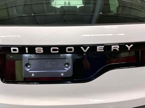 Used 2024 Land Rover Discovery S AWD/4WD image 29