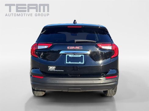 Used 2024 GMC Terrain SLE image 6