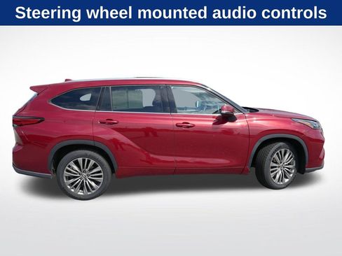 Used 2021 Toyota Highlander Platinum FWD image 10