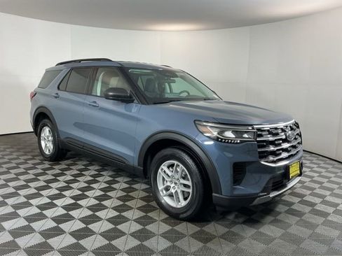New 2026 Ford Explorer Active AWD/4WD image 3
