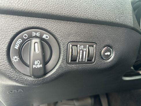 Used 2018 Dodge Charger GT w/ Blacktop Package image 38