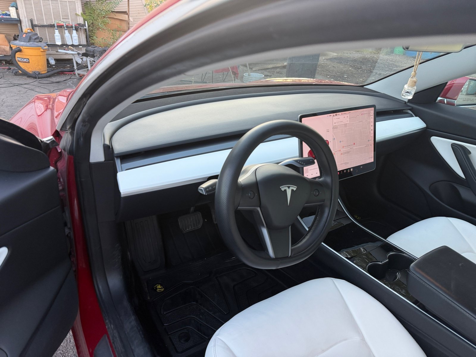 Used 2020 Tesla Model 3 Standard Range RWD image 18