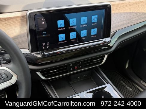 Used 2024 Volkswagen Atlas SEL Premium R-Line image 17