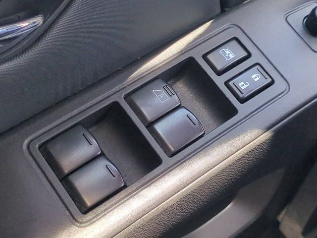 Used 2022 Nissan Frontier SV AWD/4WD image 23