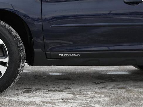 Used 2018 Subaru Outback 2.5i Limited image 4