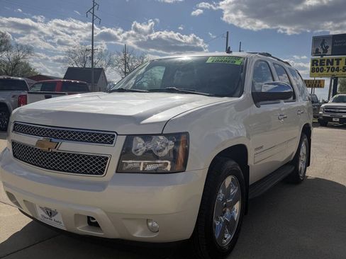 Used 2011 Chevrolet Tahoe LTZ AWD/4WD image 9