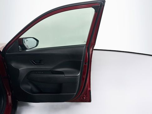 Used 2025 Hyundai Kona SEL FWD image 33