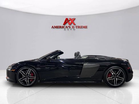 Used 2017 Audi R8 V10 w/ Carbon Exterior Package AWD/4WD image 4