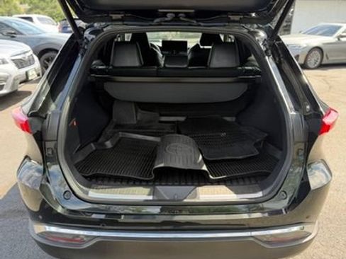 Used 2023 Toyota Venza XLE AWD/4WD image 10
