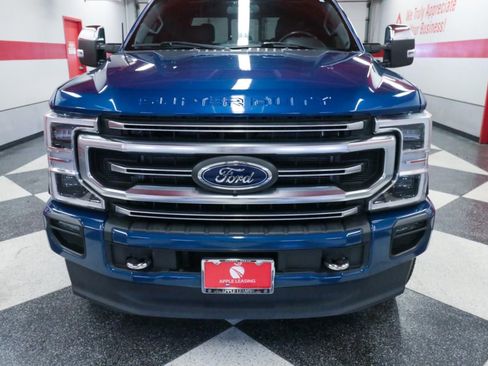 Used 2022 Ford F250 Platinum w/ FX4 Off-Road Package image 4