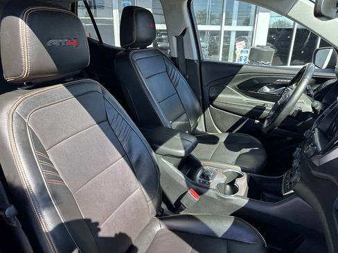 Used 2023 GMC Terrain AT4 image 11