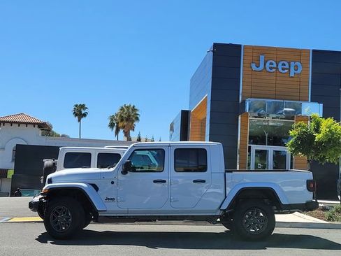 New 2026 Jeep Gladiator Sport image 7