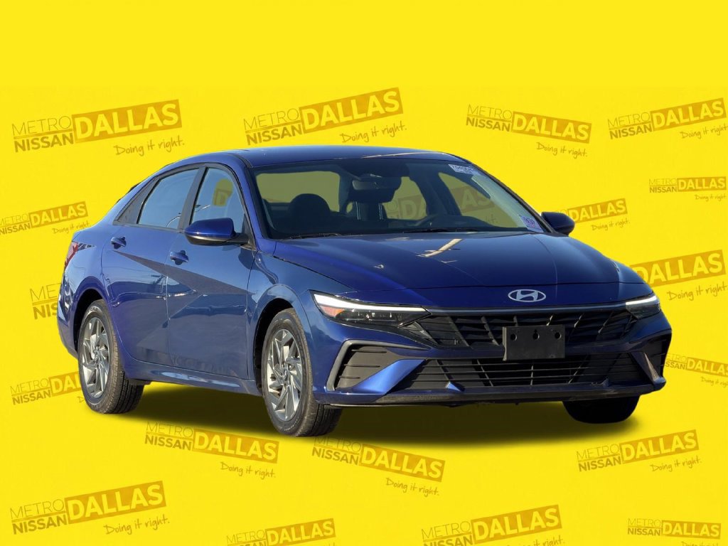 Used 2024 Hyundai Elantra SEL FWD image 2