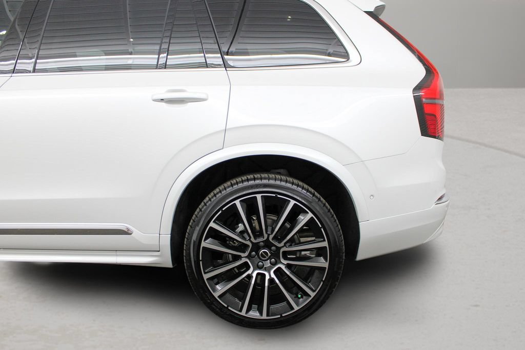New 2026 Volvo XC90 B5 Ultra w/ Protection Package Premier AWD/4WD image 32