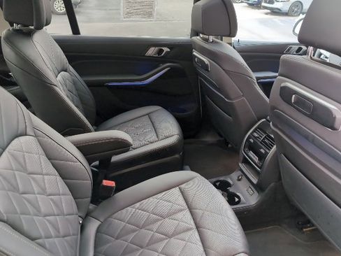 Used 2023 BMW X7 xDrive40i image 24