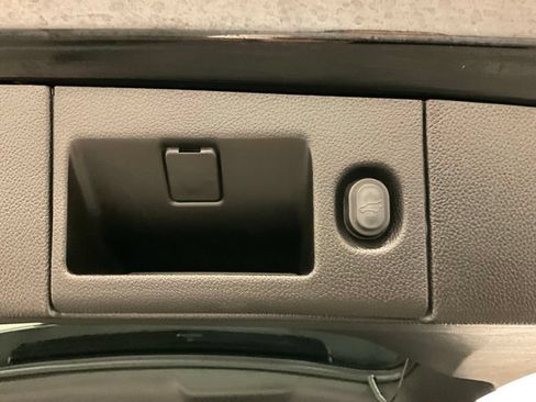 Used 2019 GMC Yukon SLT AWD/4WD image 38