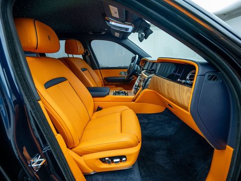 Used 2025 Rolls-Royce Cullinan AWD/4WD image 14