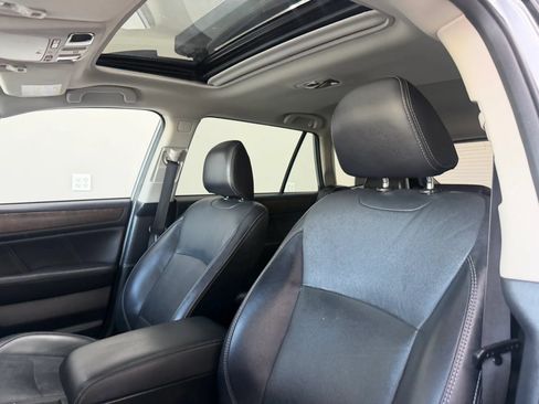 Used 2018 Subaru Outback 2.5i Limited AWD/4WD image 18