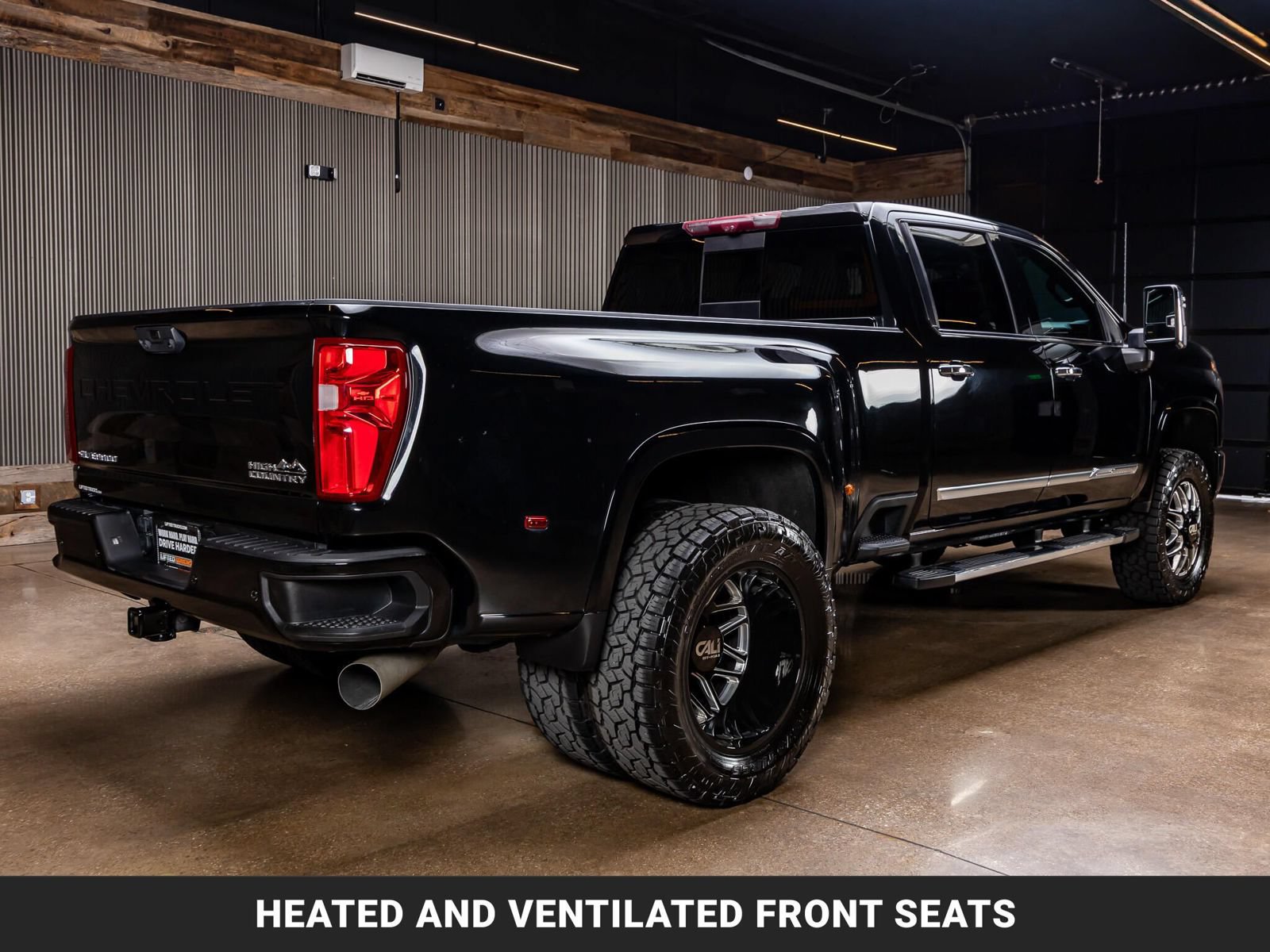 Used 2024 Chevrolet Silverado 3500 High Country w/ High Country Premium Package AWD/4WD image 9