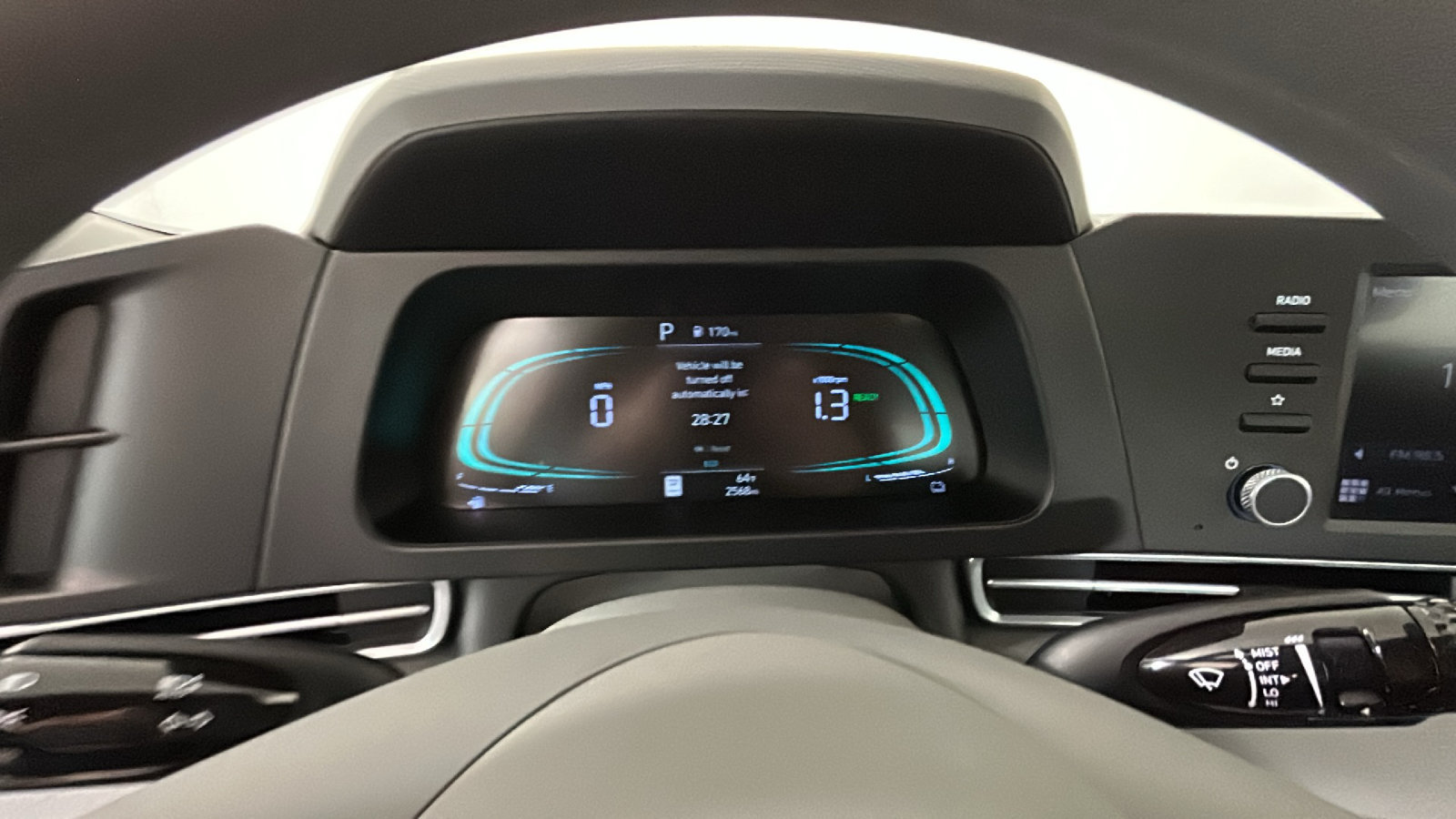 Used 2025 Hyundai Elantra Hybrid FWD image 22