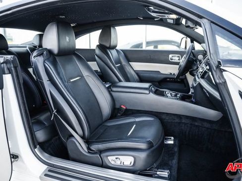 Used 2019 Rolls-Royce Wraith RWD image 85