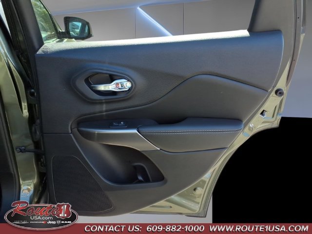 Used 2020 Jeep Cherokee Limited AWD/4WD image 27