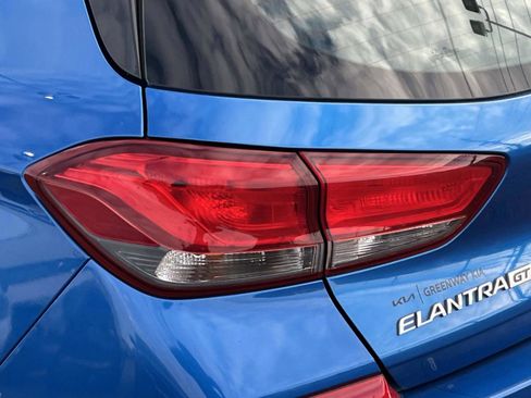 Used 2018 Hyundai Elantra GT image 11