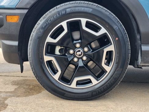 Used 2022 Ford Bronco Sport Outer Banks w/ Tech Package AWD/4WD image 9