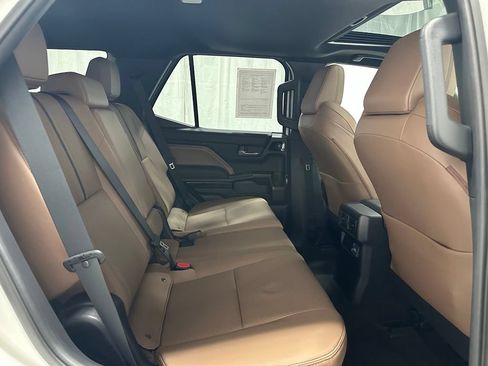 Used 2025 Toyota 4Runner Limited AWD/4WD image 53