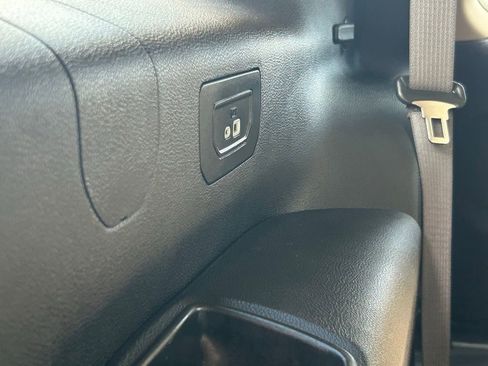 Used 2022 Jeep Grand Cherokee L Limited RWD image 39