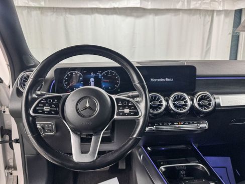 Used 2023 Mercedes-Benz GLB 250 4MATIC w/ Premium Package image 14