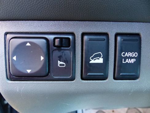 Used 2019 Nissan Frontier SL image 25