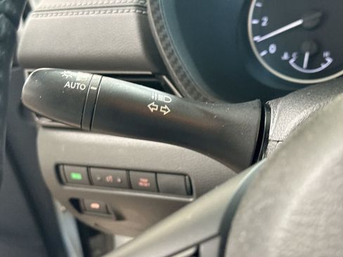 Used 2022 Nissan Sentra SV FWD image 32