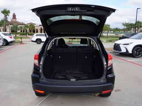 Used 2018 Honda HR-V EX image 28