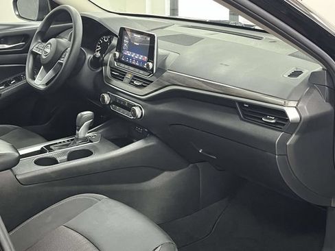 Used 2025 Nissan Altima 2.5 SV FWD image 26
