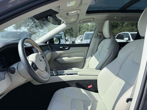 Certified 2024 Volvo XC60 B5 Plus w/ Protection Package Premier AWD/4WD image 9