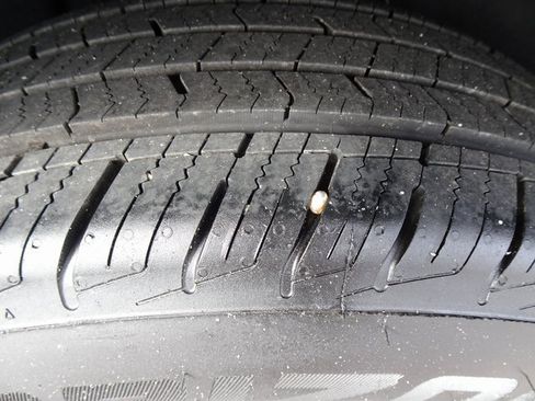 Used 2019 Chevrolet Equinox LT w/ Driver Convenience Package image 34