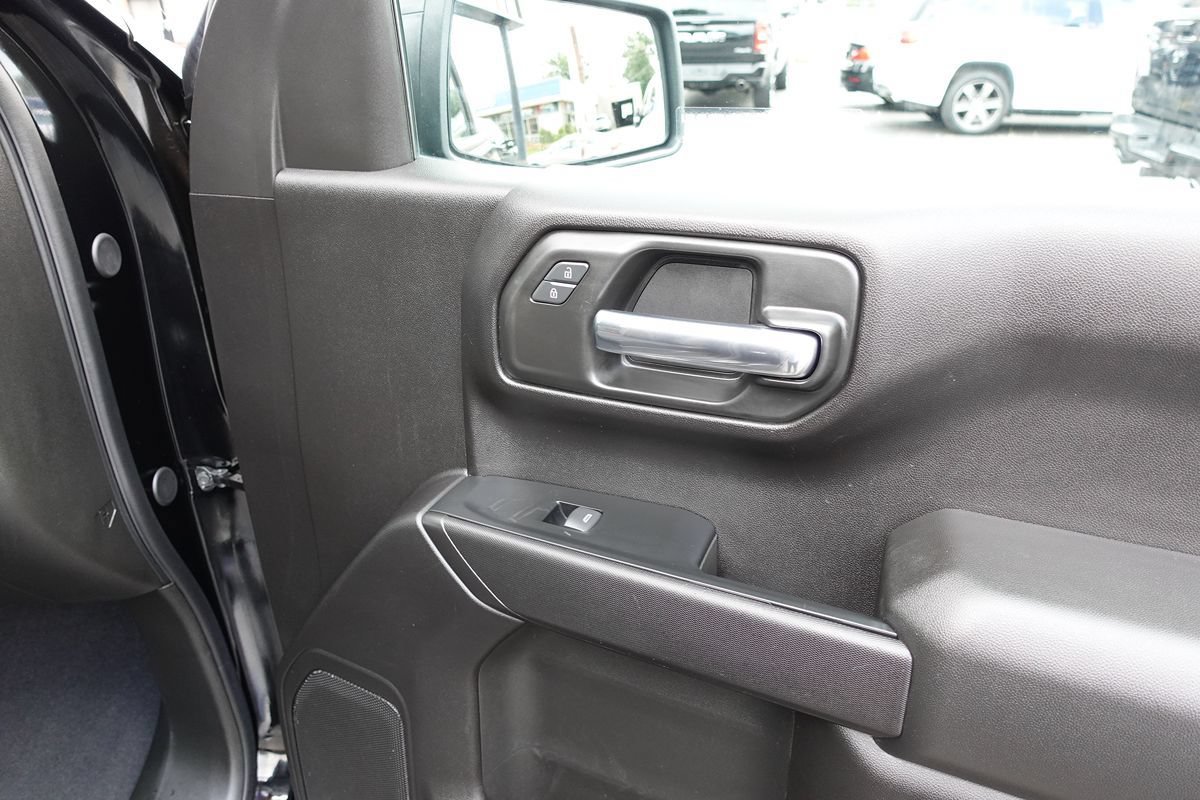 Used 2024 Chevrolet Silverado 1500 Custom AWD/4WD image 31