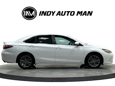 Used 2016 Toyota Camry SE FWD image 3