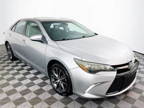 Used 2015 Toyota Camry XSE w/ Advanced Technology Package FWD image 1